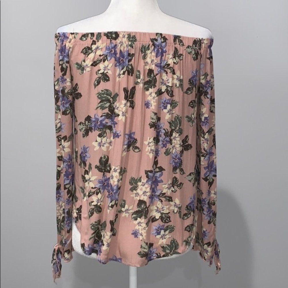 One ❤️ Clothing Off the Shoulder Top Size … - Picture 3 of 5